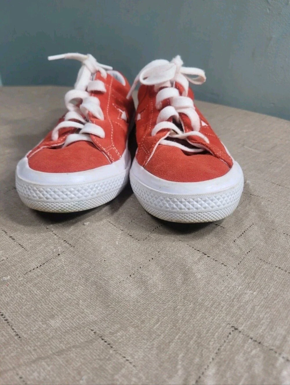 Converse One Star Juniors Size 4 White Orange Suede Leather Low Top Sneakers 118
